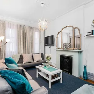 Cloverleaf - Perfectly Located Near Restaurants, Shops, & Sites Apartment